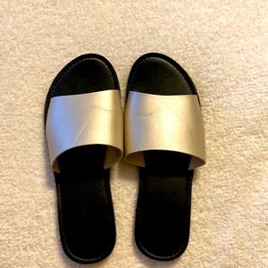 Gold Malvado slides size 11